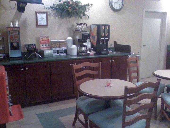 Deerfield Inn And Suitesスティール エクステリア 写真
