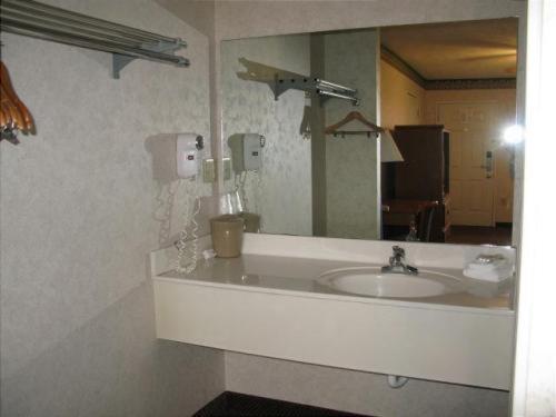 Deerfield Inn And Suitesスティール エクステリア 写真